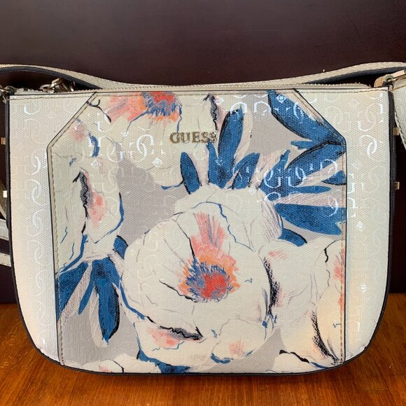 Guess Floral Crossbody - Picture 11 of 14